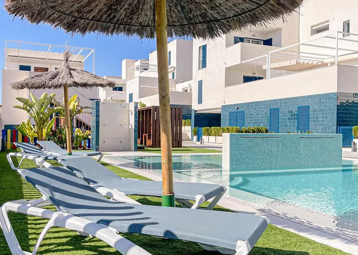 Hola Blanca - Sea, Golf, Chill