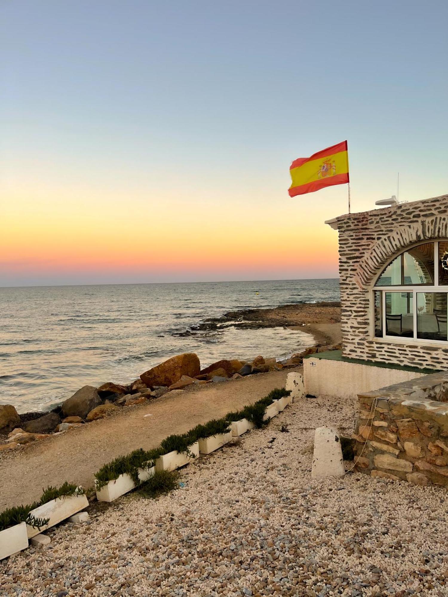 Hola Blanca - Sea, Golf, Chill